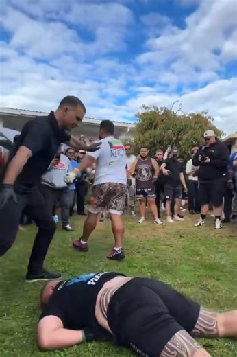 Dan Hooker’s backyard brawling is insane 😭 1 min fights No weight limit 32 men $50,000 winner take all | Combat Sports UK