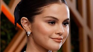 SAG Awards 2022: Selena Gomez goes barefoot after tripping on red carpet