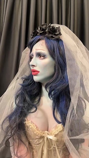 İki arada bir derede ölüyken bile trip atmışımdır 🎃 #corpsebride💙