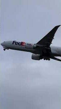 FDX5235 taking off RWY33 to Seoul on a Boeing 777-F #anchorage #anchorageairport