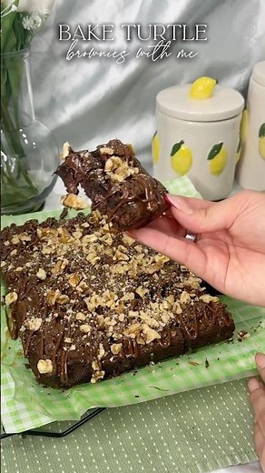 Chocolate Lovers Turtle Brownies🤍 #brownierecipes #baking #chocolatelovers #recipe