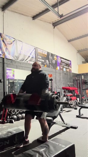 First time ever on incline log managed 3 sets of 8 with 90kg #chest #triceps #logpress #fyp #strongman