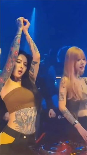 Beautiful girls dance| late night club dance