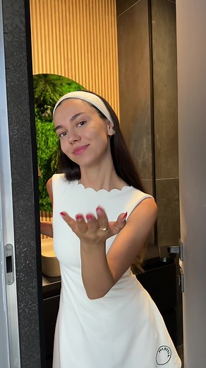 De mai bine de 2 ani folosesc gelurile de la Cerave și ma declar fana. Este un brand dezvoltat cu medicii dermatologi și ai o gama larga din care sa alegi gelul potrivit tipului tău de piele. V-am lăsat pașii aici pentru cum sa îți cureți tenul ca un medic dermatolog ♥️ #CleanseLikeaDerm #CeraVe #paidprojectbyCerVe