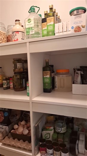 Pantry deep clean 🧼 When grabbing ingredients creates stress & anxiety you know it's time for a deep clean 🧽 If you saw that sneaky bottle of Coke & wondered what it's for - it's for a homeschool experiment 😆 I thought I'd give you a sneak peak into what types of food we keep on hand as a whole foods family 🥰 Proud of our homegrown garlic 🧄 #CleanLiving #FoodIsMedicine #HealingFoodAllergiesAndEczema #WeirdShitFreeFood #HealthyWeightloss #RealFood #HomeGrown #DeepClean | Cassie Bracknell