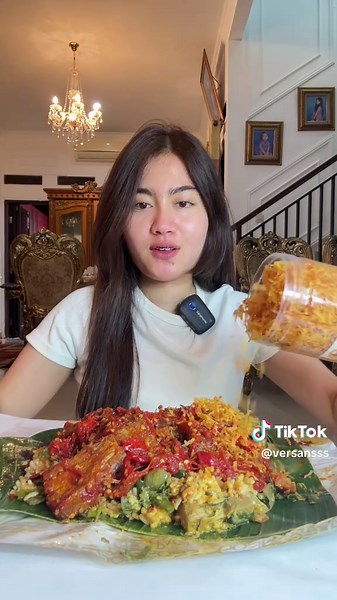 Mukbang Dendeng Mama Ku: Sensasi Nasi Padang