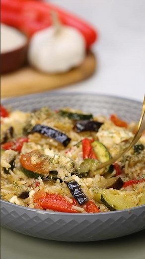 Mediterrane Gemüse-Reispfanne mit Feta 🍚 🫑 #EinfachTasty #GemüseReispfanne #OnePot #OnePotGericht
