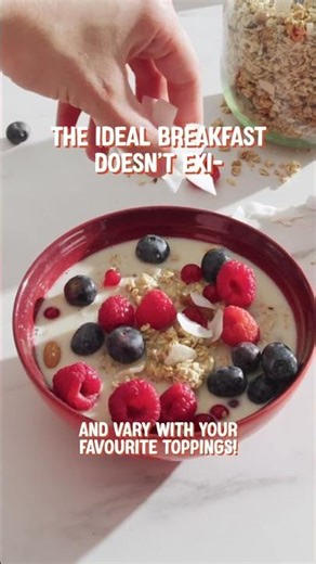 Fruities? Check! Drizzle? Check! Alpro’s 5 essential nutrients? YES OF COURSE. 💚