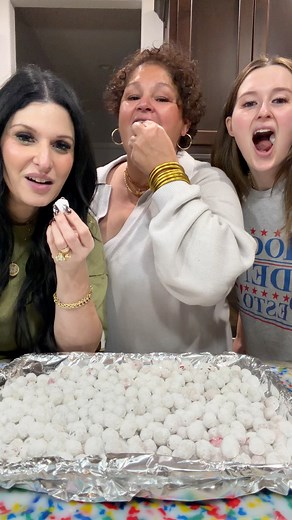 ⭐️CANDIED CRANBERRIES⭐️ ASMR⭐️ ONLY ONE OF US DOESN’T HAVE ADHD- CAN YOU TELL WHICH ONE OF US IT US? Little Cajun House #candiedcranberries #mukbang #holidays #familyrecipe #asmr | Cook It Erica