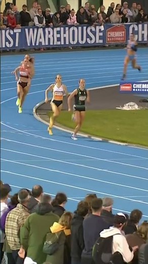 Hollingsworth holds off world indoor champ Hunter Bell to win 1500m at home #continentaltourgold
