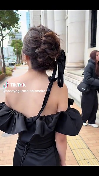 ブラックドレスが映えるウェディングスタイル