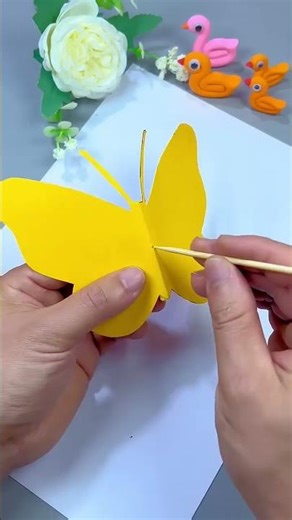 Make A Moving Butterfly With Straw In 20 Seconds | Very Simple Craft | Easy Origami #diy #craft