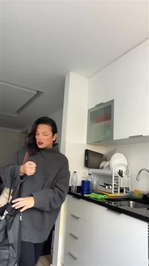 𝙎𝙖𝙗𝙖𝙠 𝘽𝙤𝙜𝙖𝙩𝙞 on Instagram: "Old Christmas video with same old but new ro dynamics 🤫"