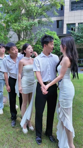How come it's different when it comes to me?#streetprank #funny #viral#shorts