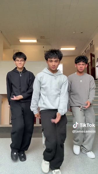 one by one @Abel @Ivanreyess | dc: @Ivan @Ennvvyymike:/ | dance