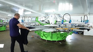 Garment Cloths Fabric Press Printer 8 Color 18 Station Full Automatic Textile Screen Printing Machine