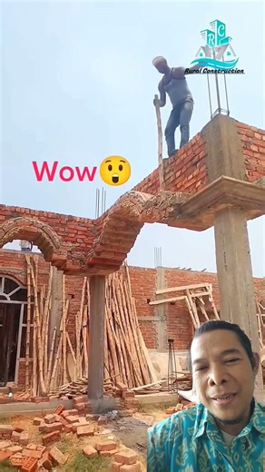 pembongkaran bakisting batubata pada bagian lisplang #construction #building #woodworking #shots
