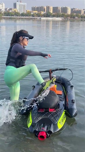 Powered Surfboard On-Water Footage | The Joy of Gliding