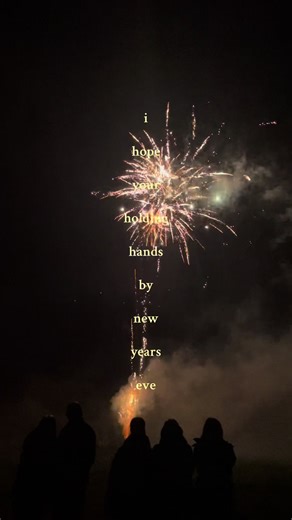 Arctic Monkeys: Holding Hands by New Year's Eve
