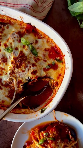 SIMPLE EGGPLANT PARMESAN on smittenkitchen.com: Weeknight-friendly, cozy, and a cinch to make. | smitten kitchen