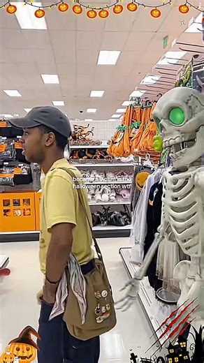 Step into the funniest Halloween store ever 🤣😱#funny #usa #youtube #funnyvideos