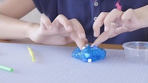 DIY Slime Kit für Kinder Spielzeug, Schleim Selber Machen mit 12 Farben Crystal Schleim, Egg Slime, Schaum Bälle