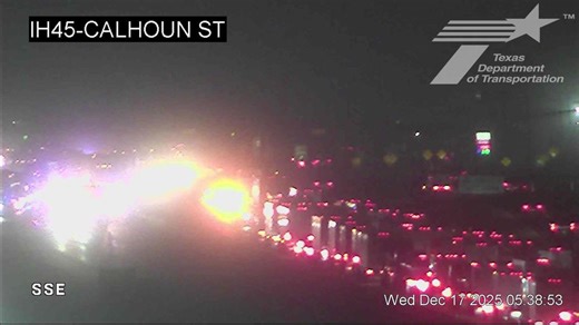 Crash shuts down I-45 in both directions south of Dallas