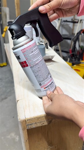 136K views · 552 reactions | Did you know you can turn any paint can into a sprayer?! 勞 Comment “ sprayer “ to get a link messaged to you! Save your fingers and your time!  #DIYHacks #painthack #PaintingHacks #DIYTips #diyhack #diyer #diytipsandtricks | Redesign by Bre | Facebook
