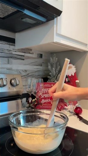 It's TIIIIIIIMEEEE for my Holiday Pudding Shots!! 🎄✨🎅🏼 Ingredients: (per 25 shots) 🎄 1/2 Cup