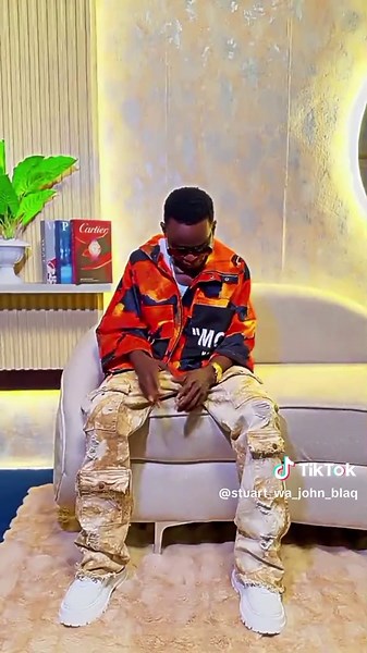 IF YOU REALLY WANT TO KNOW ME, DONT LISTEN TO OTHERS.. AM LIVING MY LIFE NOTHING TO WORRY. .. @Johnblaqofficial @JOHN BLAQ UPDATES OFFICIAL @Enock Ayabass Prince @SAMIKING TOURS AND TRAVEL @Musa Wa Blaq UG @Arafa Styles #MyLife