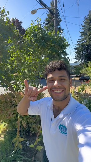 26K views · 1.3K reactions | Did you know there are hundreds of cleaning secrets most people don’t know about when it comes to housecleaning? Today I will share with you 3 of them! #cleaning #housecleaning #cleaningtips #cleaningservices | Edge Cleaning Service | Facebook