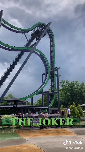 Opiniones sobre la montaña rusa The Joker en NJ