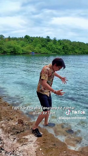 Ada fenomena unik di Maluku Utara 🇮🇩 📍Pantai Air Panas Tawa Pulau Bacan - Halmahera Selatan