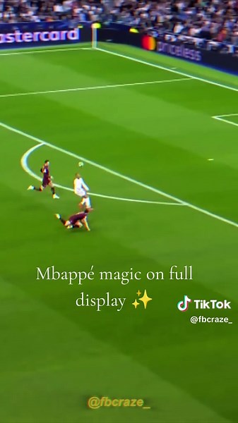 Kylian Mbappé's Stunning Skills in Football Highlights