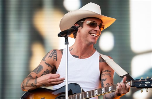 Hilary Duff surprises ACL Fest as 'Sally' during Role Model set