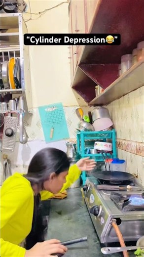 “Cylinder Price Dekh Ke Depression Mode 🤣” | Komal Rawat #shortsfeed #shorts #funny #comedy #memes