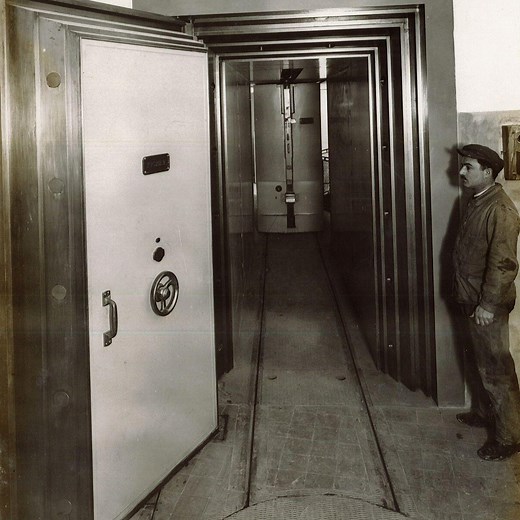 Elle abrite plus de 2 000 tonnes d'or, voici l'histoire de la Souterraine de la Banque de France.💰 | Neo