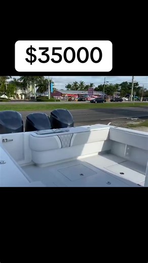 She's back on the market just in time for the Fort Lauderdale boat show! Why wait 2 yrs and save over $35000k!!! 2018 Contender 39ST Seakeeper 3, gorgeous black sides and grey bottom gelcoat, loaded with big garmin electronics package, full JL audio sound system, and much more no haggle $385k trailer available. Serious buyers call or text #gtbcontender #gtbboatsales #gustoybox @contenderboatsofficial