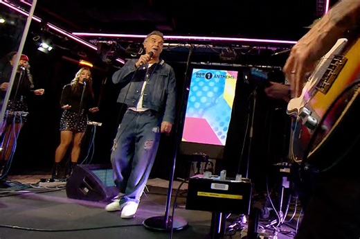 Robbie Williams Performs “Pretty Face”, “Old Before I Die” & Wet Leg's “Chaise Longue” on BBC Radio 1 Live Lounge