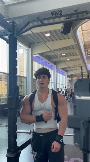 Alex Aaron | Backpack hack #explore | Instagram