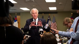 Gov. McMaster expects Robert Caslen to win approval as UofSC president