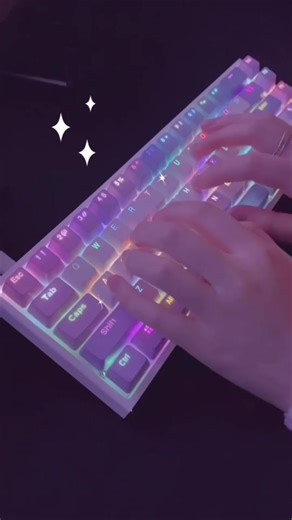 Personalizing My Mechanical Keyboard with Ducky Keycaps