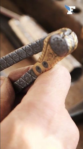 Factory 1: the makhila, the famous traditional stick of the Basque Country 🏞