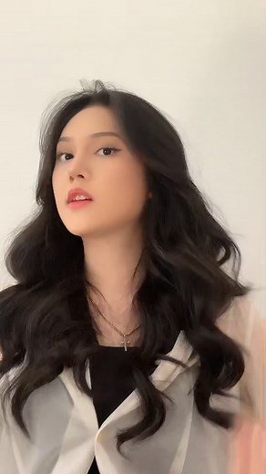 Hairstyling Tips for Long, Wavy Hair