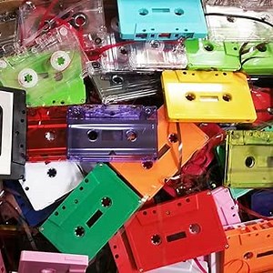 Sleevie Wonder 5 Cassette Tapes - Decoration Art Craft Display Vintage 80's 90's Decor - Random Colorful Assortment (+1 Free Dj Sticker), Small, Variety