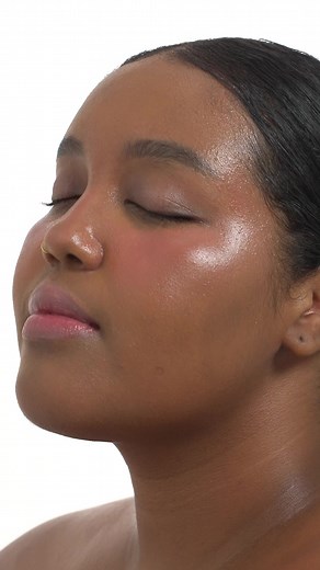 Revive and refresh your skin with Le Mieux O2 Calming Gel 💚💧 #lemieuxskin #o2calminggel #summerskincare #lemieux #lemieuxserum #skincare #skincareroutine #selfcare #healthyskin #treatment #antiaging #skingoals #skincareaddict #glowing #hyaluronicacid | Le Mieux