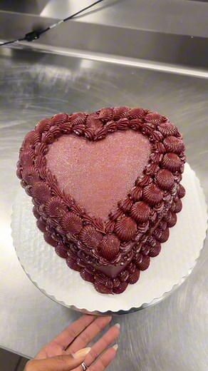 Dr. Pepper inspired HEART Cake🤎Buttercream Icing #walmartcakes #cakedecorating #buttercreamart #drpepper | Ashlie ART