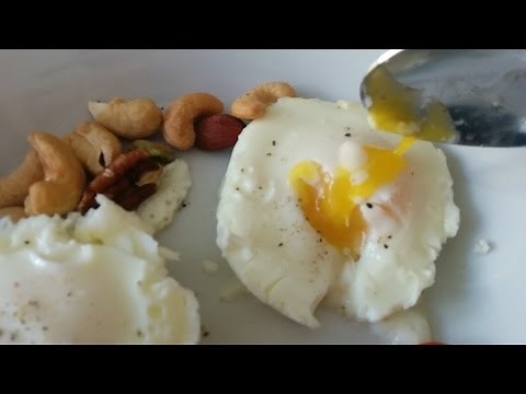 Best microwaved eggs recipe in Nordic Ware Egg Maker - review by geoffmobile