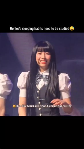 Gehlee being able to sleep literally anywhere is crazy😭🤣 @gehleefish.ial #UNIS #유니스 #mwah_UNIS #GEHLEE