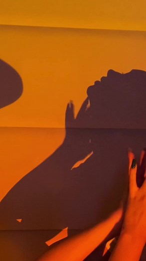 Love it! Go get one now! Link in bio 💕#led #sunsetlamp #fyp ⚠️fake body⚠️